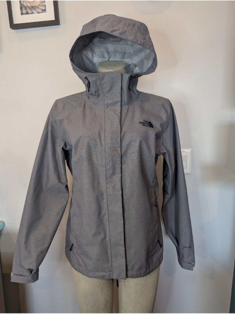 The North Face Dryvent Rain Jacket Gray New Without Tags Women's Medium